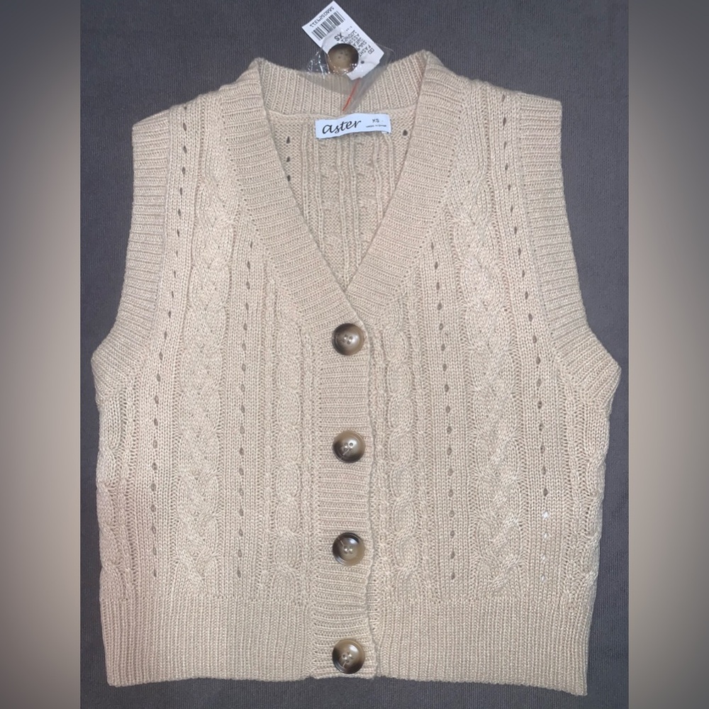 Aster Cable Knit V-Neck Button-Down Sweater Vest, Size XS, NWT.